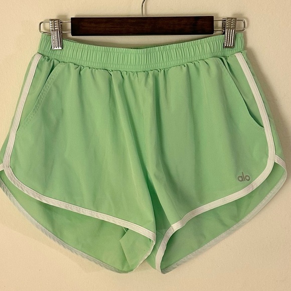 Alo Yoga Ivy League Dolphin Short - Ultramint Small - Picture 2 of 6